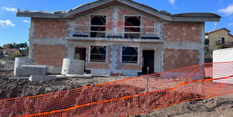 2025120194924-919296-89