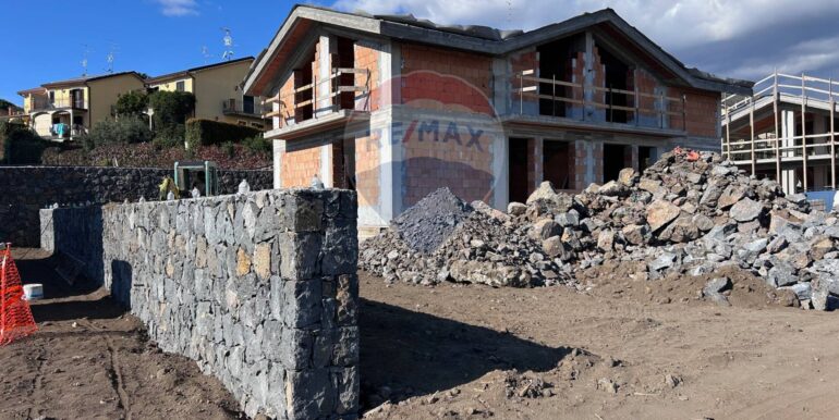 2025120194935-919296-92