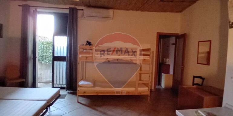 20251202111227-1005893-8