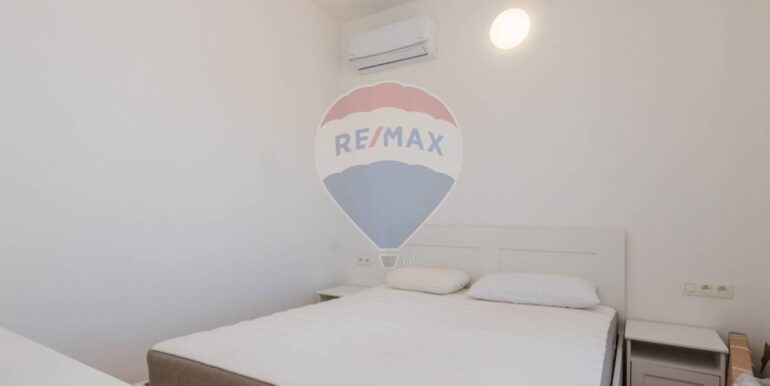 20251202120958-1005926-7