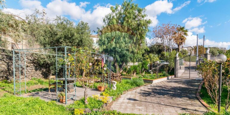 20251202171535-1000348-3