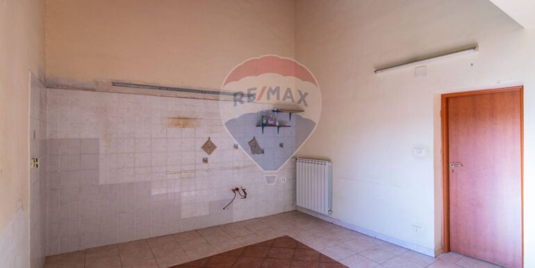 20251202171608-1000348-12