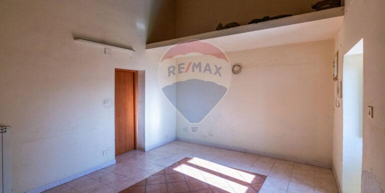 20251202171611-1000348-13