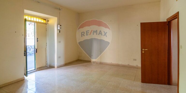 20251202171643-1000348-25