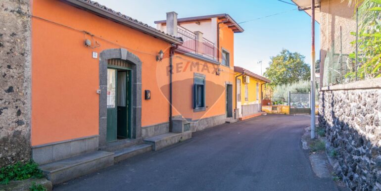 20251202171651-1000348-28