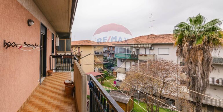 20251202180049-1006055-11