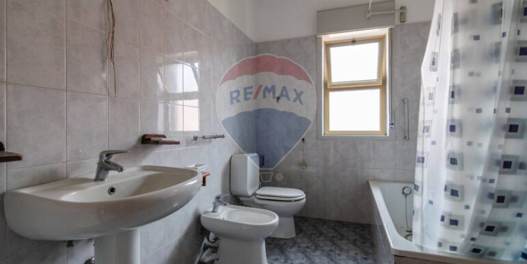 20251202180104-1006055-14