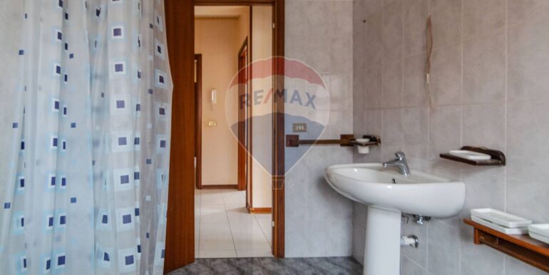 20251202180110-1006055-15