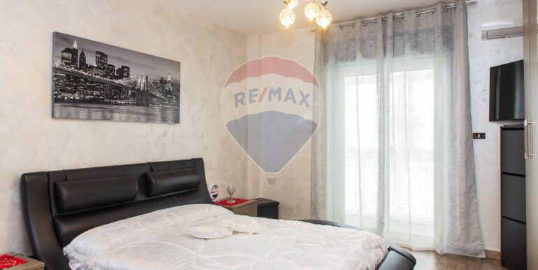 20251202195558-1006075-12