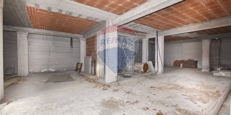 2025120302456-1005030-9