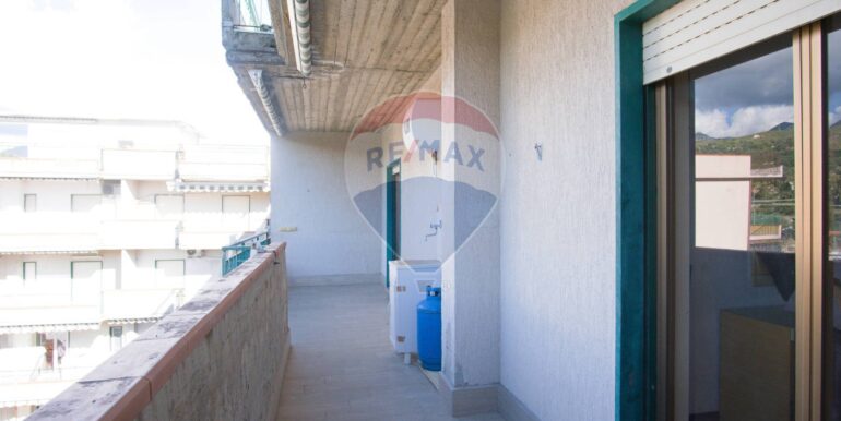 20251203172335-1006193-9