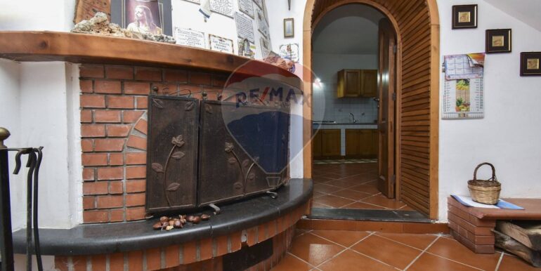 20251203175259-1006208-7