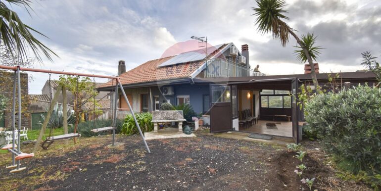 20251203175339-1006208-23