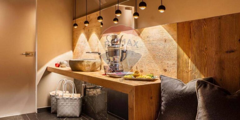 20251203191658-1006253-8