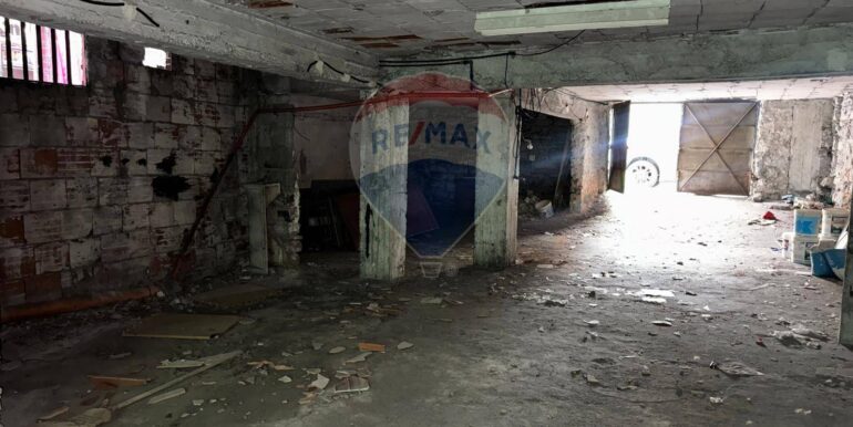 20251203193020-1006255-8