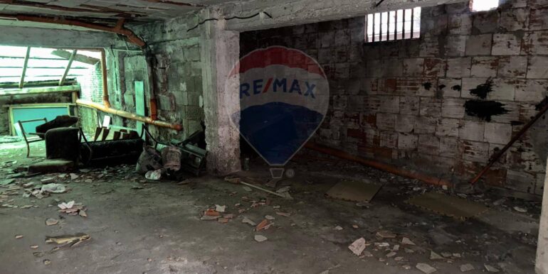 20251203193030-1006255-12