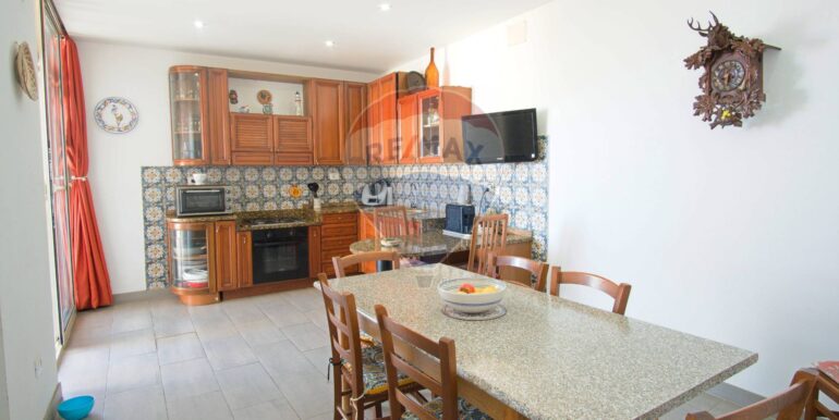 2025120344437-998786-68