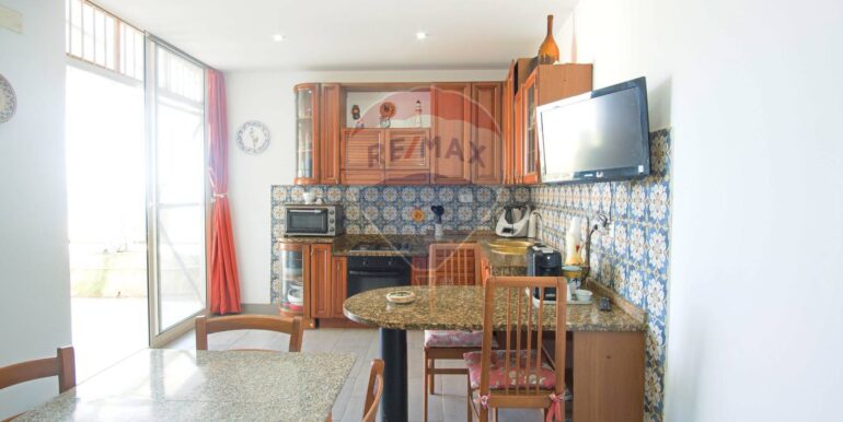 2025120344440-998786-69