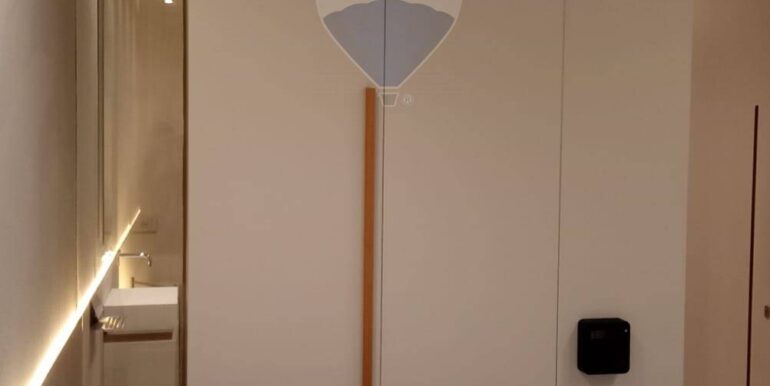 2025120385630-1006085-1