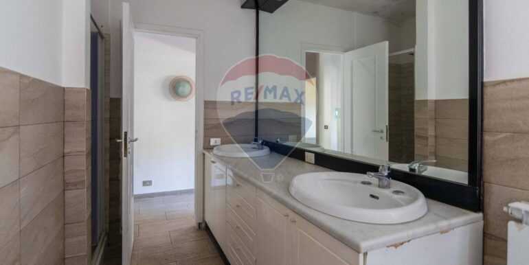 2025120394629-1003403-30