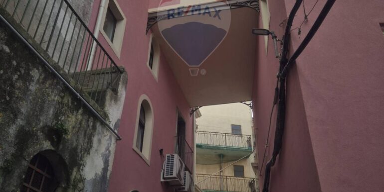 20251204114329-1006328-1