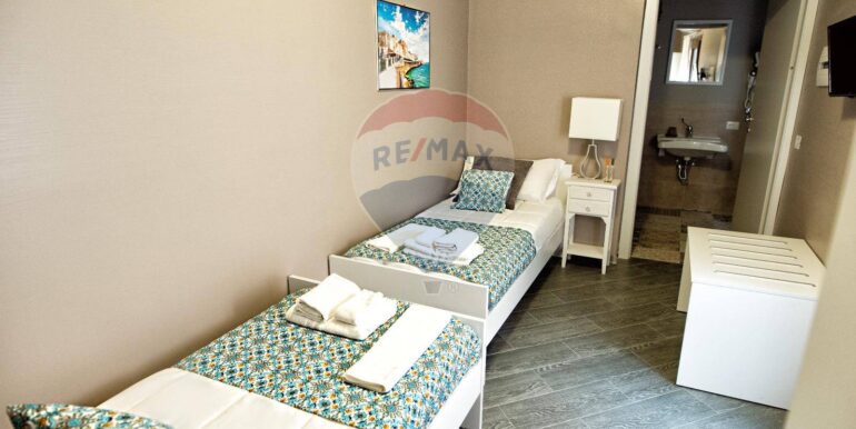 20251204121627-1006376-9