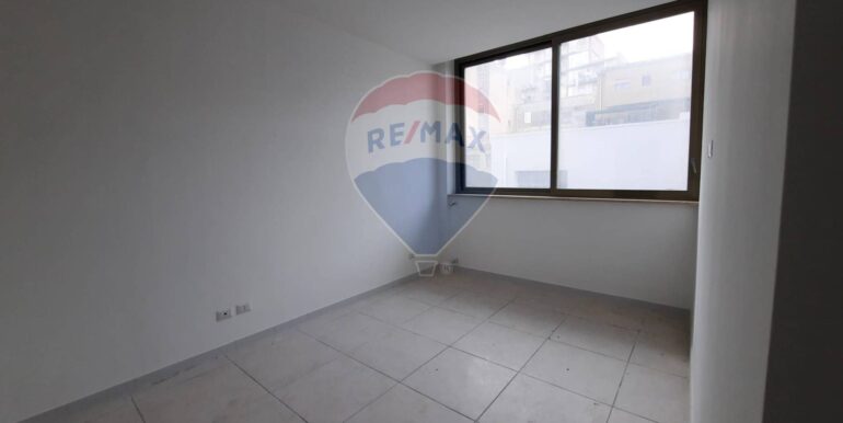 20251204150028-1006405-10