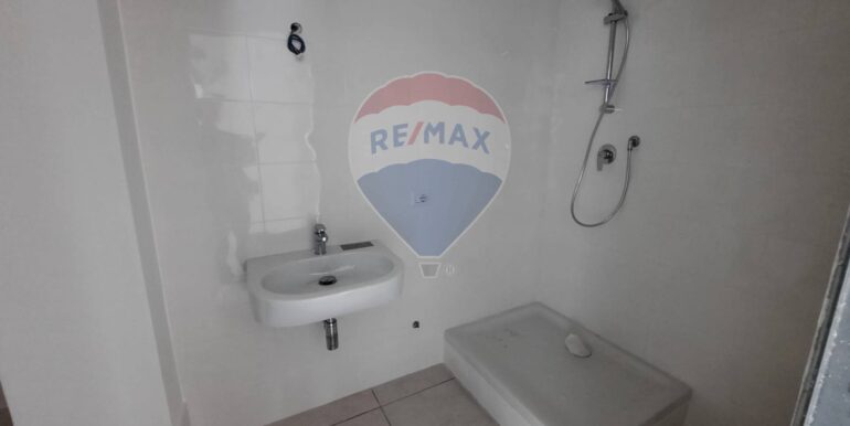 20251204150032-1006405-12