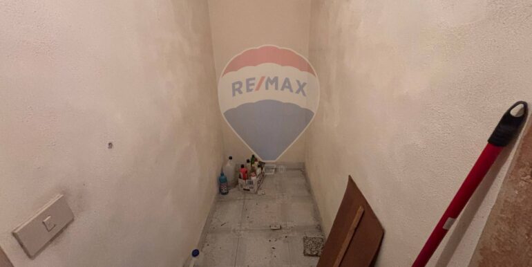 20251204175643-1006399-19