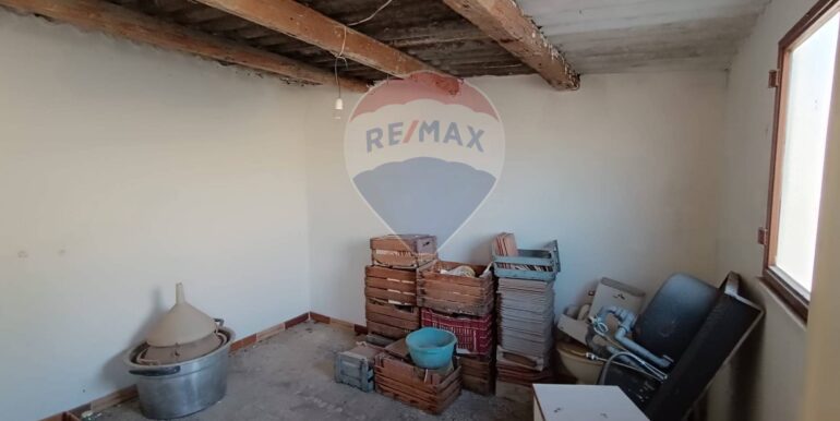 20251204184033-1006485-21