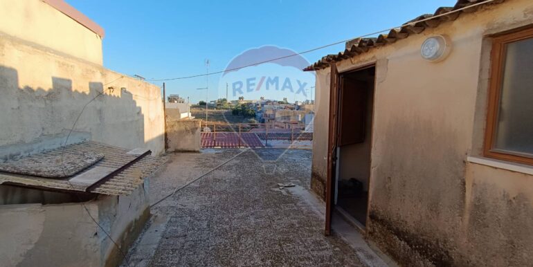 20251204184038-1006485-23