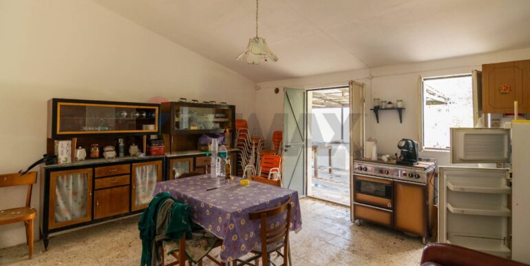 2025120483052-991579-14