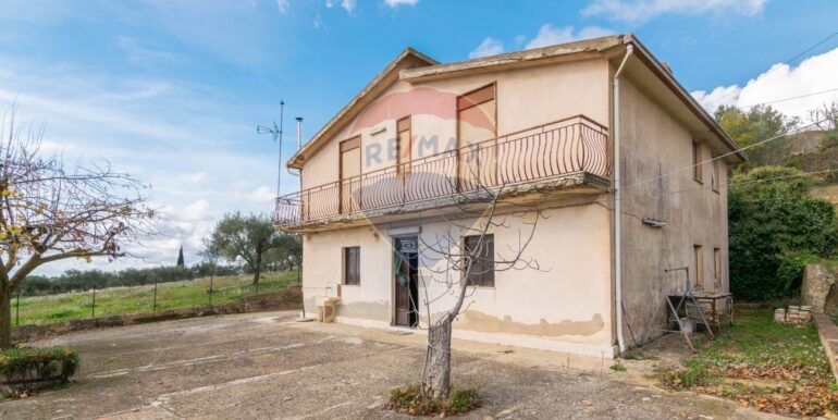 2025120490243-995509-49