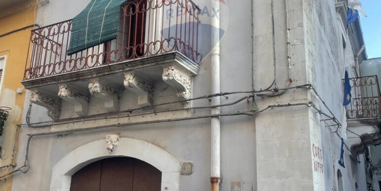 2025120492446013785800