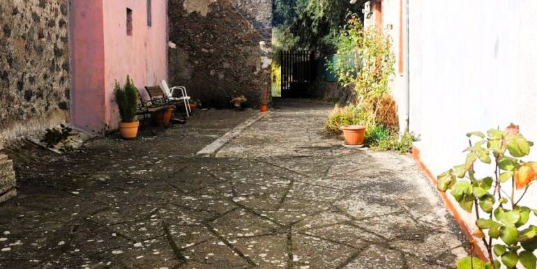 20251205102542-1005870-4