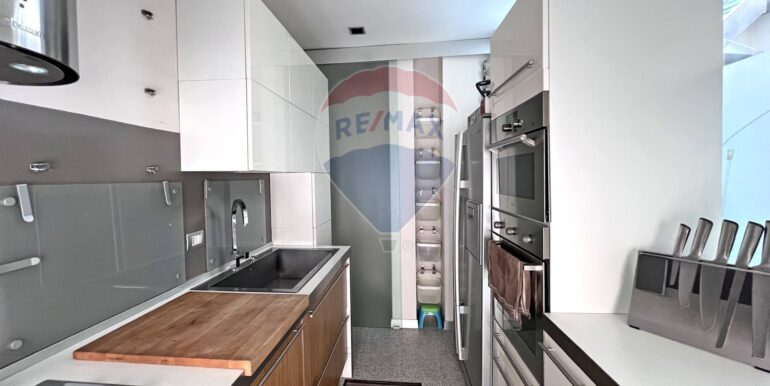 20251205112844-1006562-9