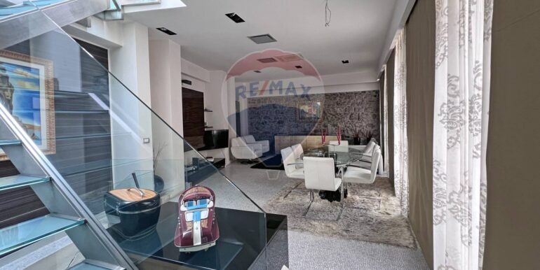 20251205112853-1006562-11