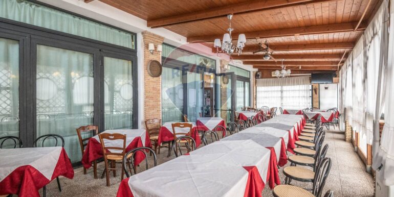 20251205120854-1000705-17