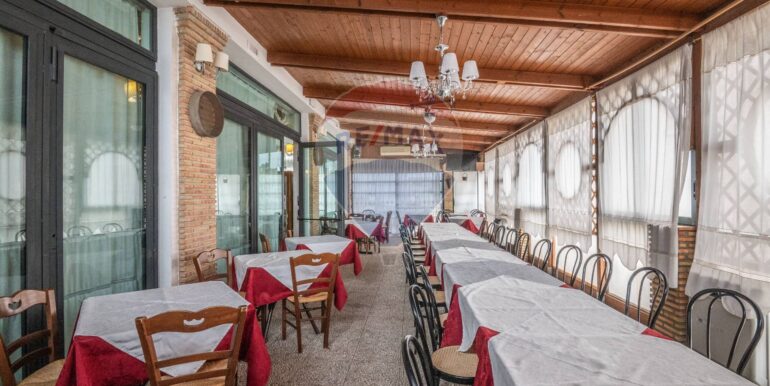 20251205120858-1000705-18