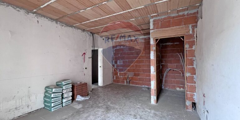 20251205174348-1006628-7