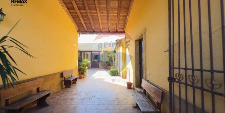 20251205190115-988845-26