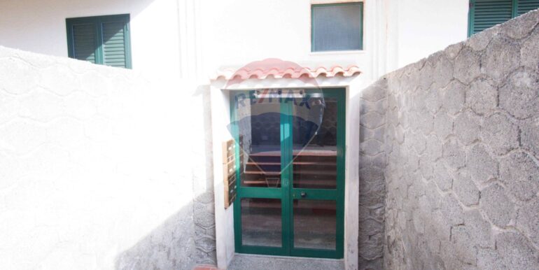 20251205213349-1001447-60