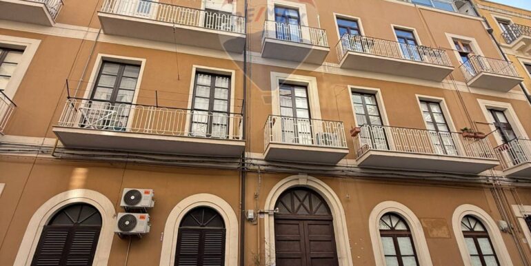 20251205224427-996018-26