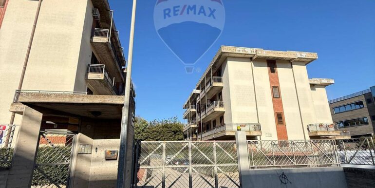 20251205224714-977983-4