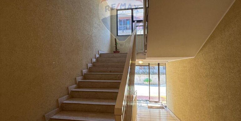 20251205224732-977983-11