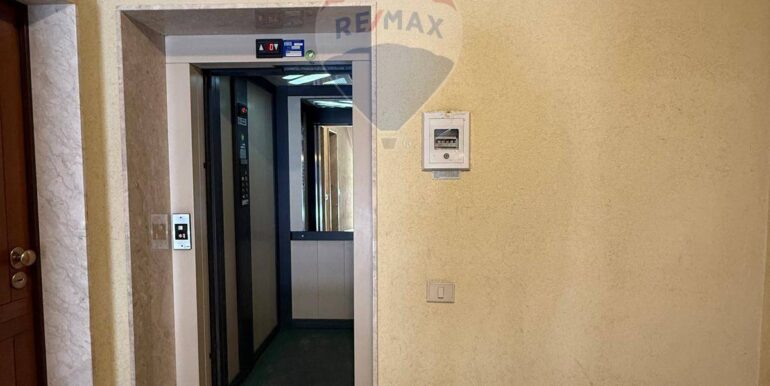 20251205224742-977983-15