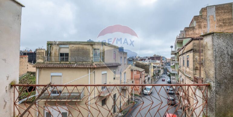 20251208180814-1007951-9