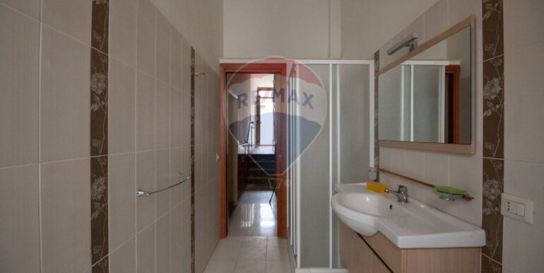 20251208182003-1002714-7