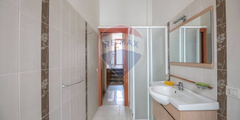 20251208182006-1002714-8