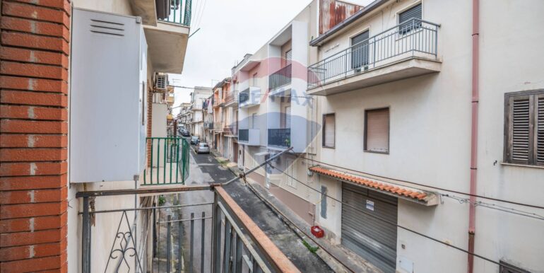 20251208182035-1002714-18